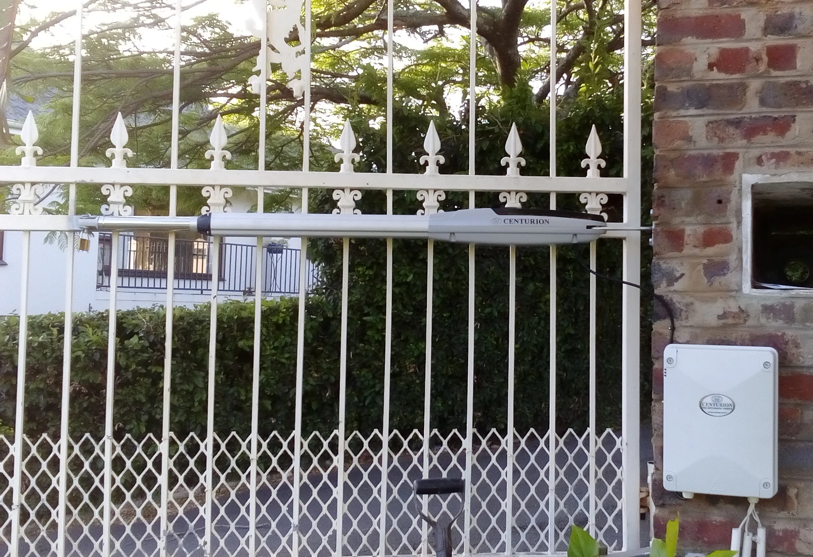 Centurion Vantage swing gate motor installed